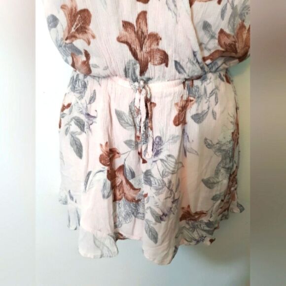 One Clothing light pink floral romper - Picture 4 of 6